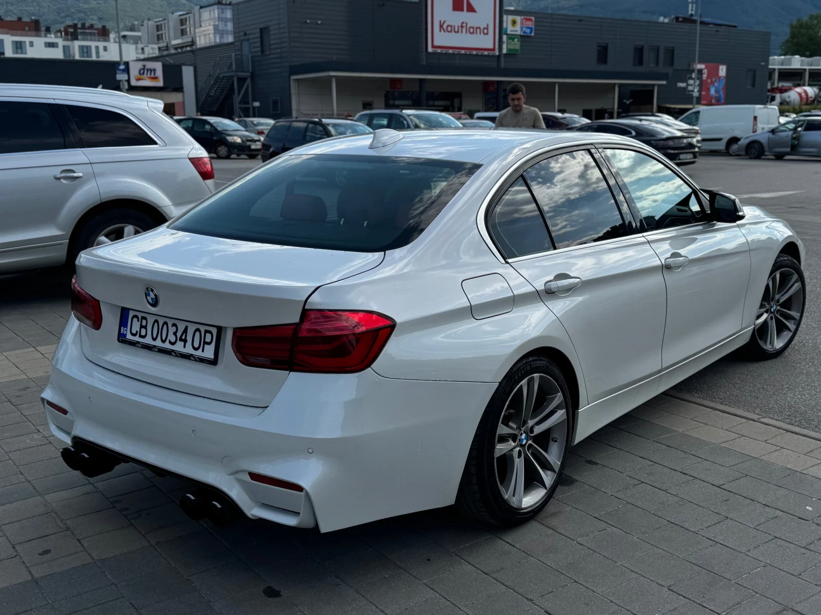 BMW 330 330i 126хил км, снимка 8 - Автомобили и джипове - 55302158