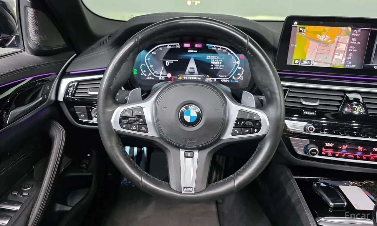 BMW 530E M Sport  CARFAX, снимка 12 - Автомобили и джипове - 55540198