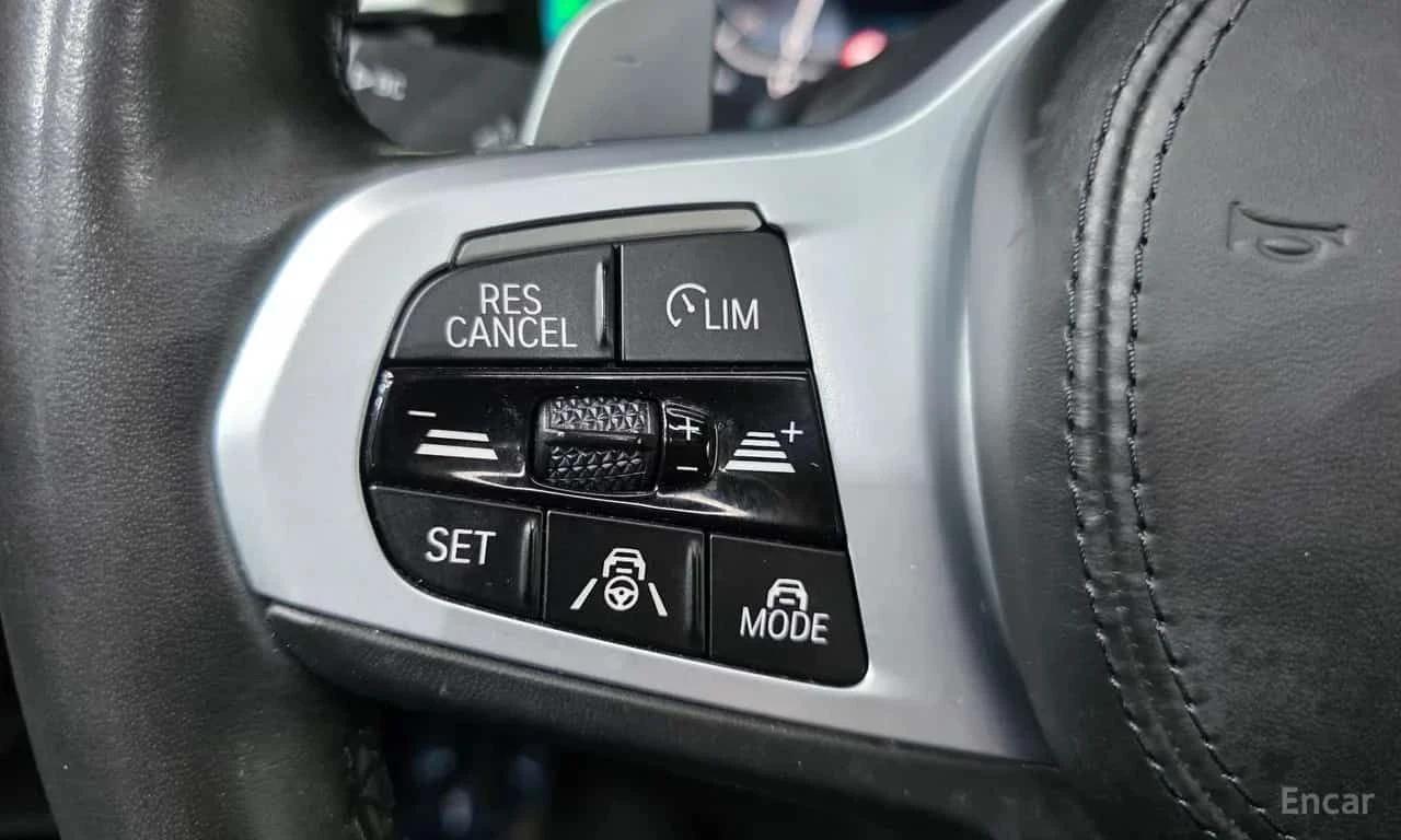 BMW 530E M Sport  CARFAX, снимка 14 - Автомобили и джипове - 55540198