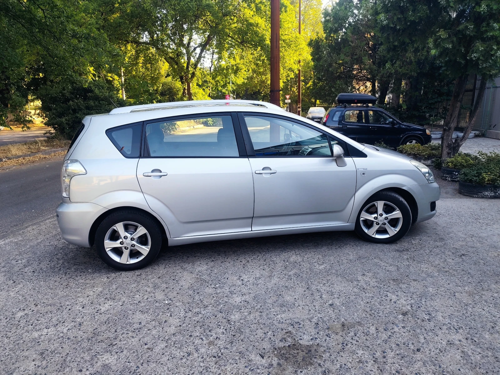 Toyota Corolla verso 7 местна, снимка 6 - Автомобили и джипове - 55863605
