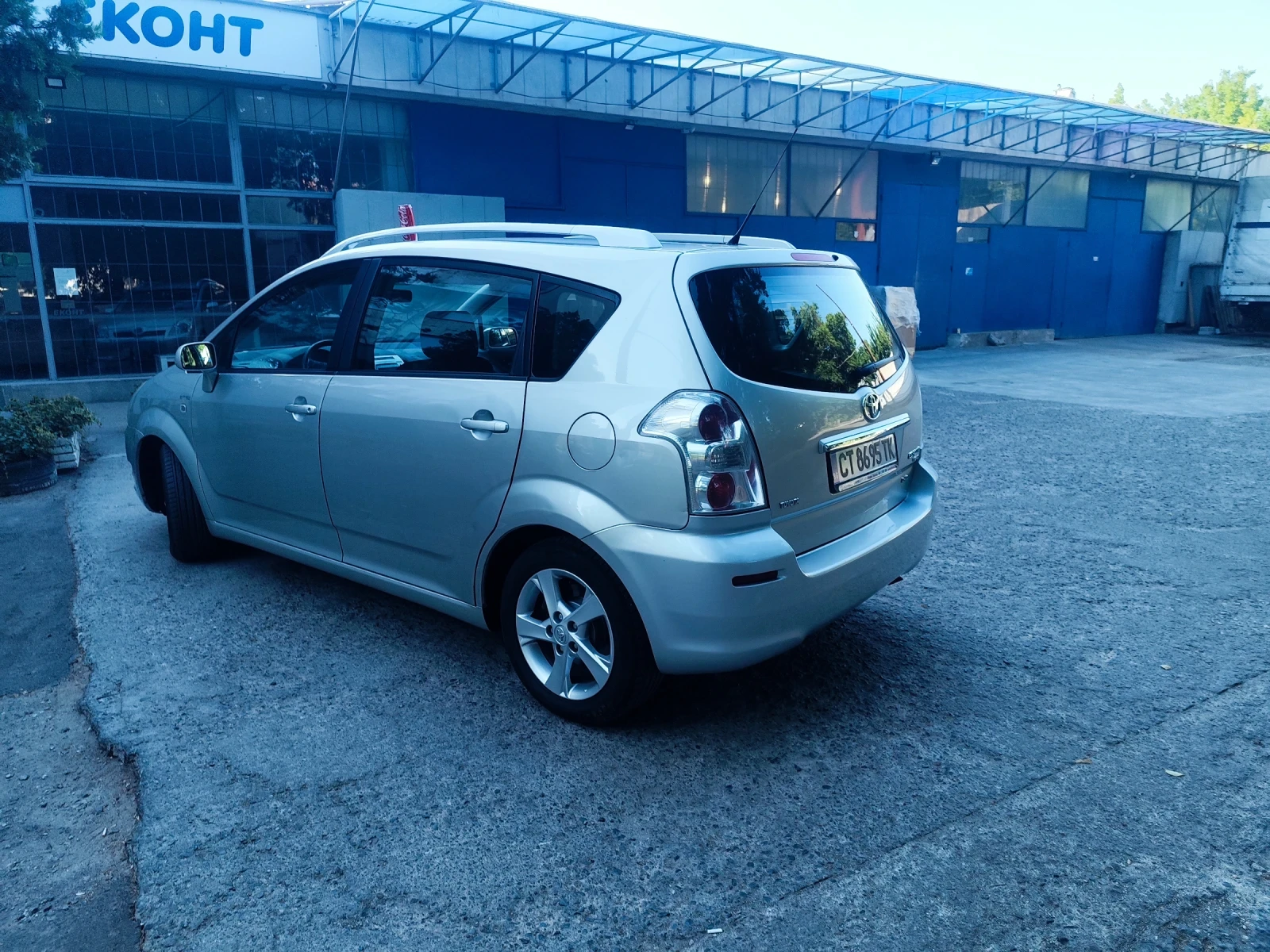 Toyota Corolla verso 7 местна, снимка 3 - Автомобили и джипове - 55863605