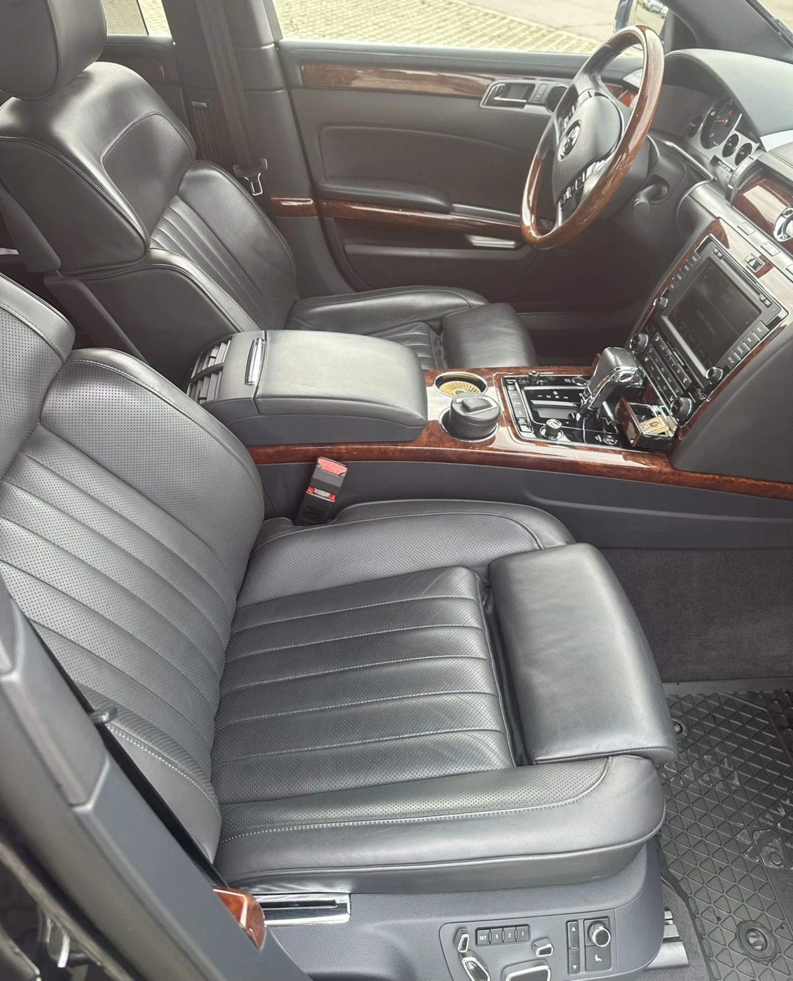 VW Phaeton Уникален, снимка 16 - Автомобили и джипове - 56056603