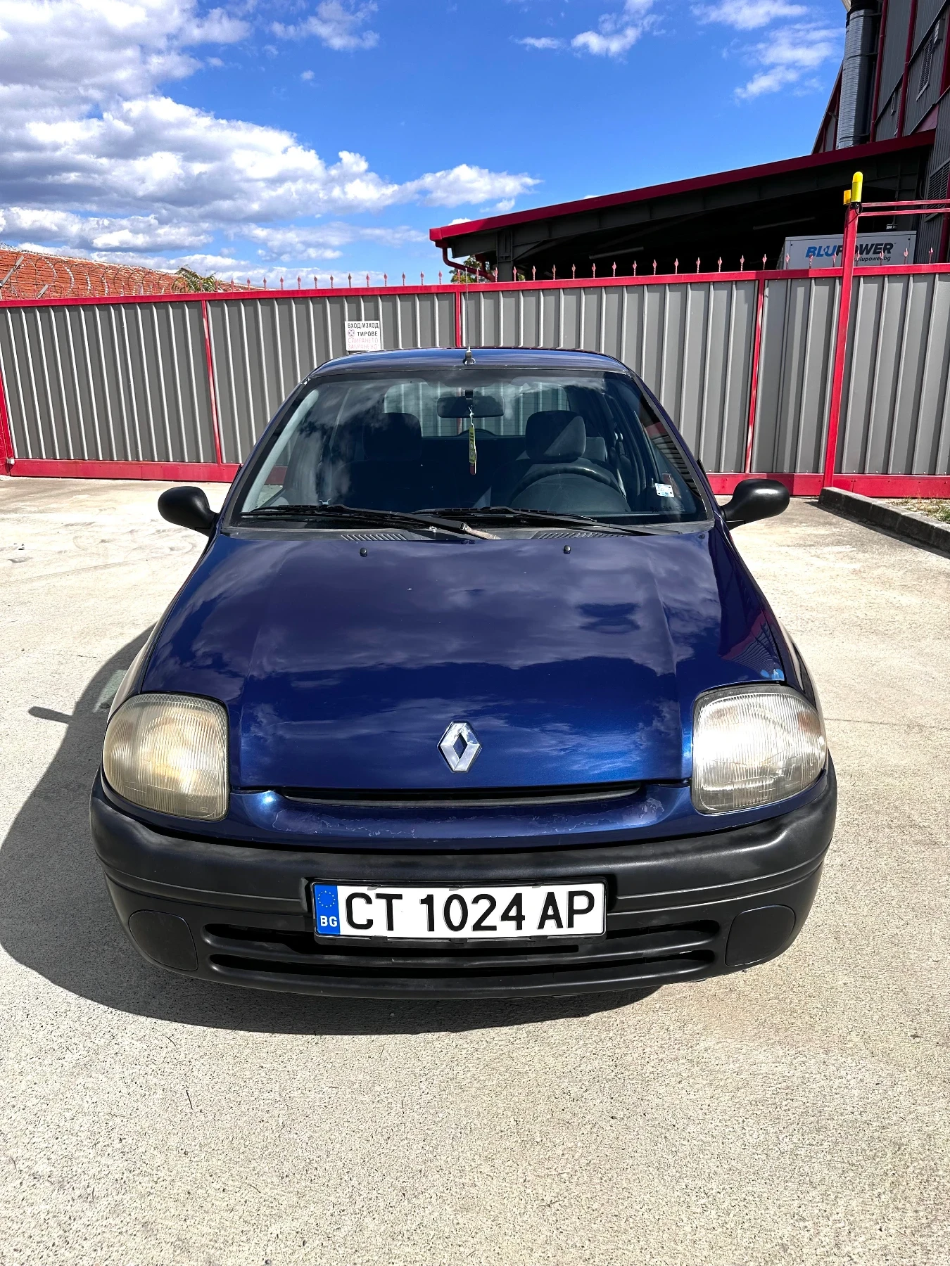 Renault Clio 1.2i Климатик, снимка 2 - Автомобили и джипове - 56119981