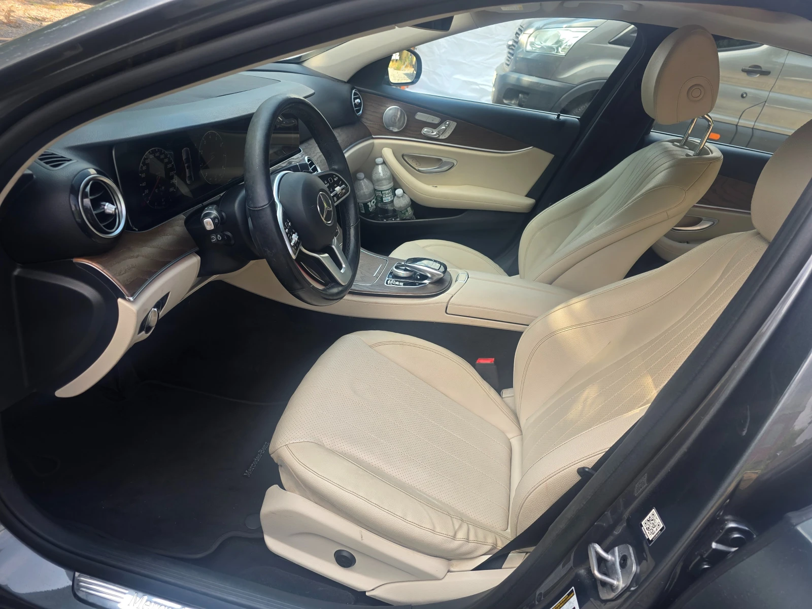 Mercedes-Benz E 300 4Matic, снимка 4 - Автомобили и джипове - 56241932