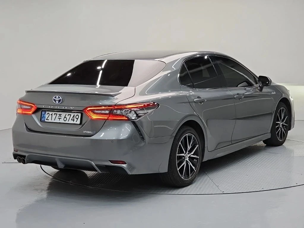 Toyota Camry, снимка 2 - Автомобили и джипове - 56734363