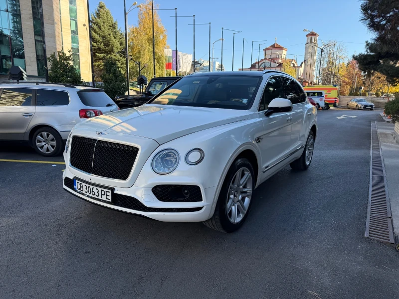 Bentley Bentayga Готов лизинг ! ! ! Първоначална Вноска, снимка 1 - Автомобили и джипове - 47949087