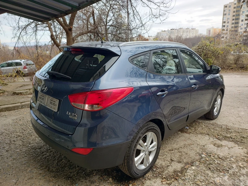 Hyundai IX35 2.0d 136hp, снимка 8 - Автомобили и джипове - 48271225