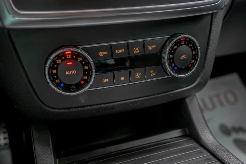 Mercedes-Benz ML 350 CDI BLUETEC/AirMatic/Подргев/Печка/PDC/Sport, снимка 12 - Автомобили и джипове - 52798521