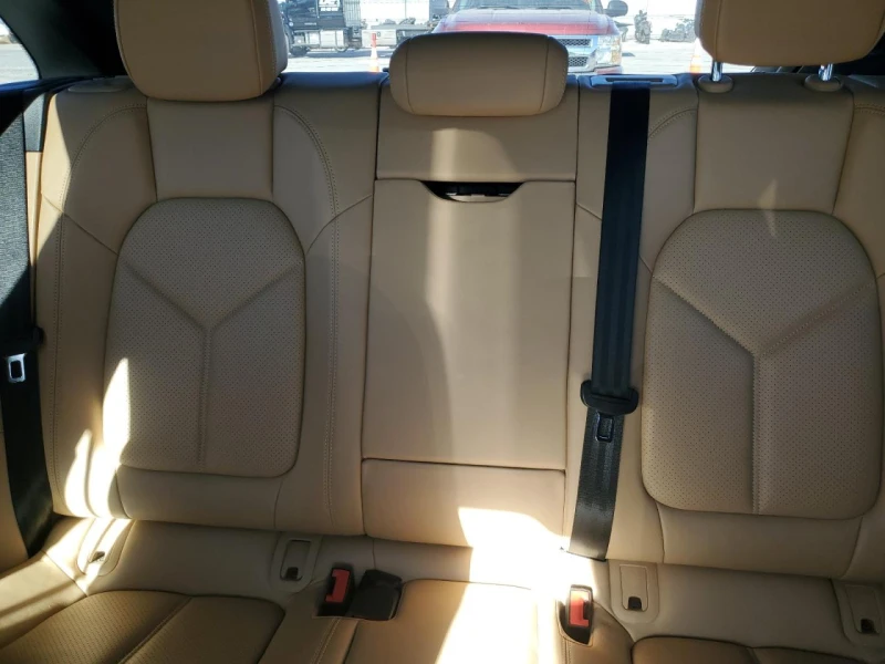 Porsche Macan РЕАЛНИ КМ ! ПЕРФЕКТНА, снимка 9 - Автомобили и джипове - 53135608