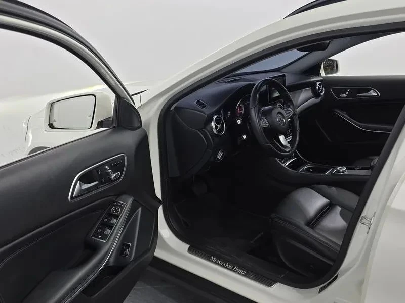 Mercedes-Benz GLA 220, снимка 10 - Автомобили и джипове - 56736984