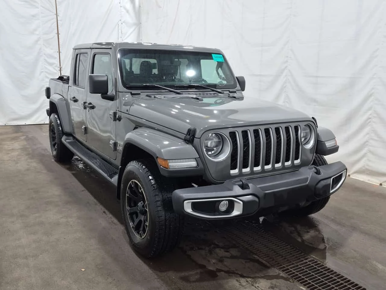 Jeep Gladiator OVERLAND CREW CAB SHORT BED | 2 KEYS | CARFAX, снимка 2 - Автомобили и джипове - 53796802
