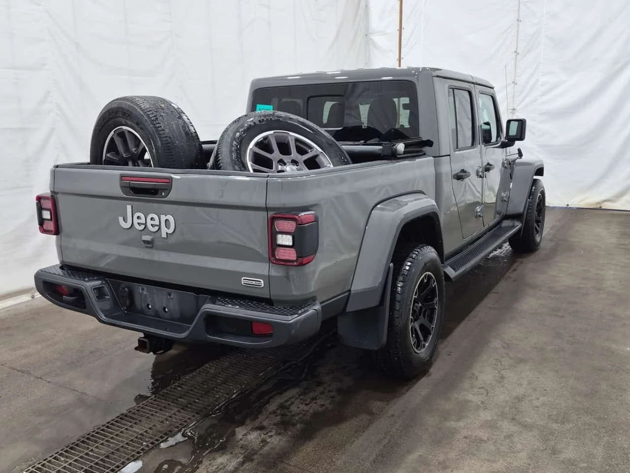 Jeep Gladiator OVERLAND CREW CAB SHORT BED | 2 KEYS | CARFAX, снимка 3 - Автомобили и джипове - 53796802