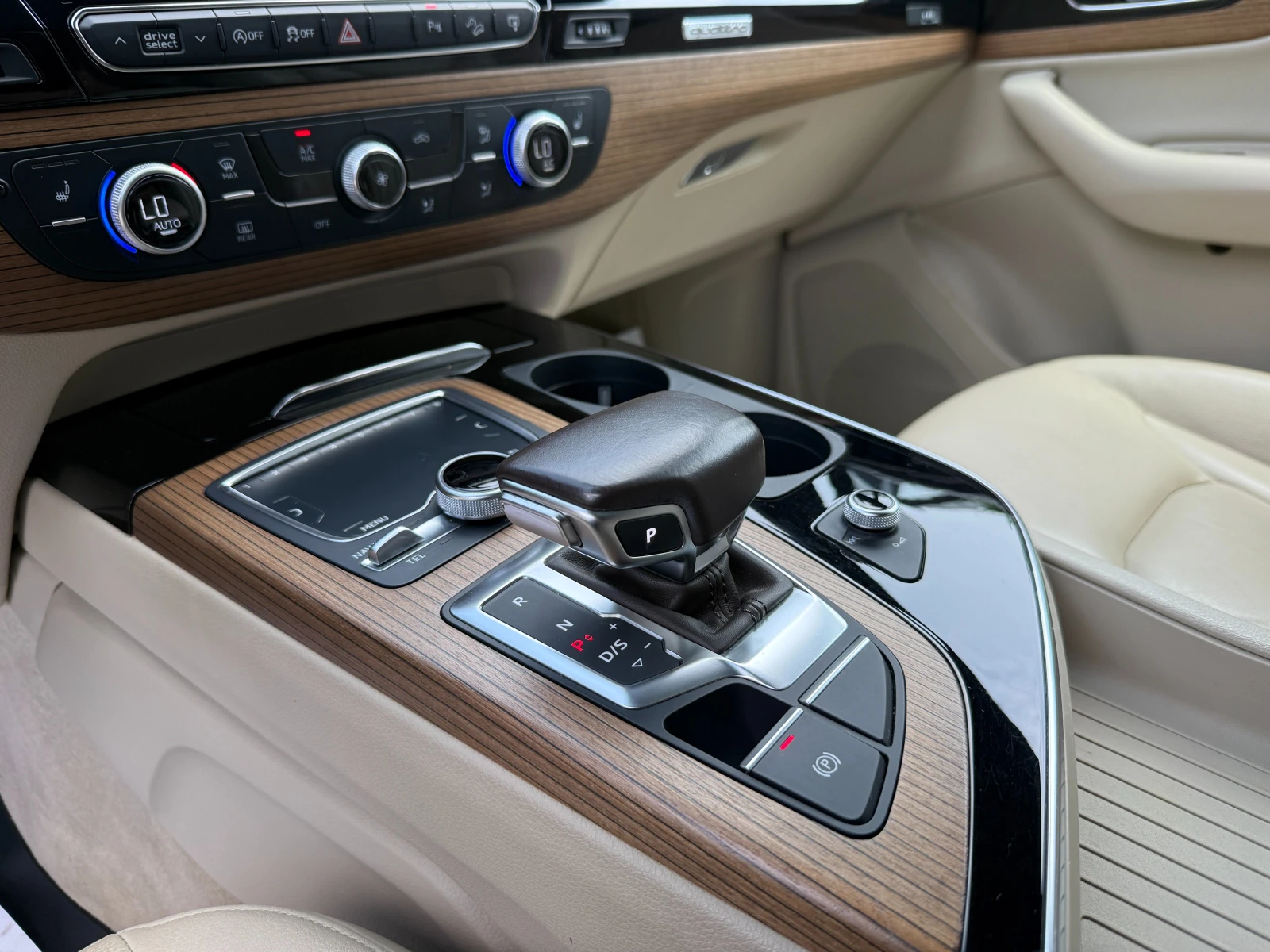 Audi Q7 реални км/внос от Америка, снимка 14 - Автомобили и джипове - 55021651