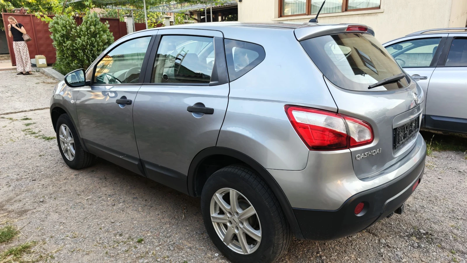 Nissan Qashqai 1.5dci, снимка 6 - Автомобили и джипове - 55118471