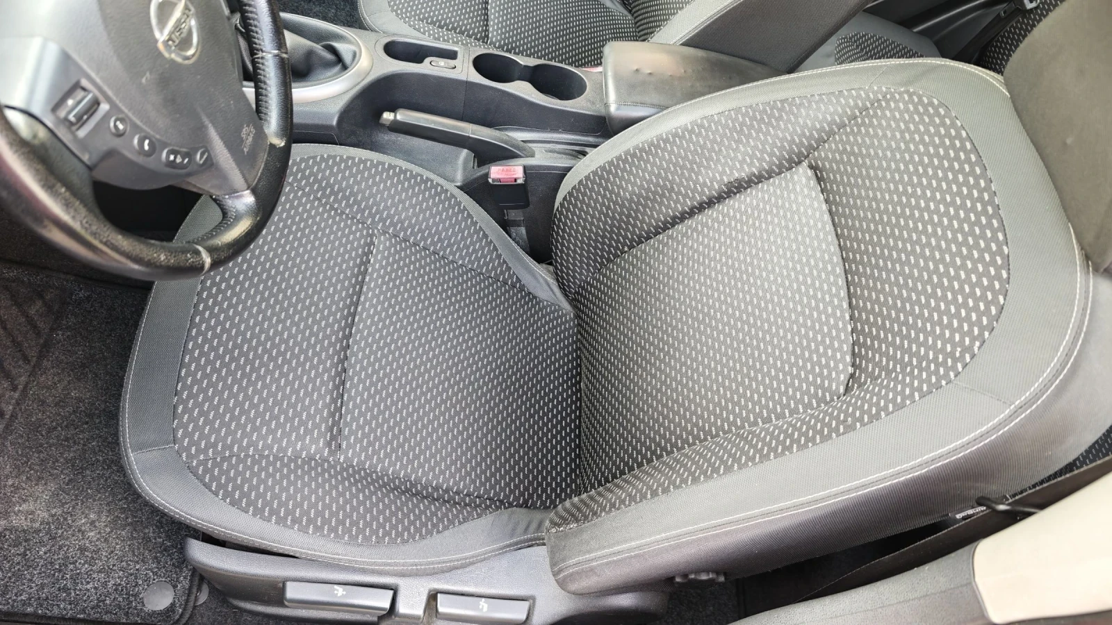 Nissan Qashqai 1.5dci, снимка 12 - Автомобили и джипове - 55118471