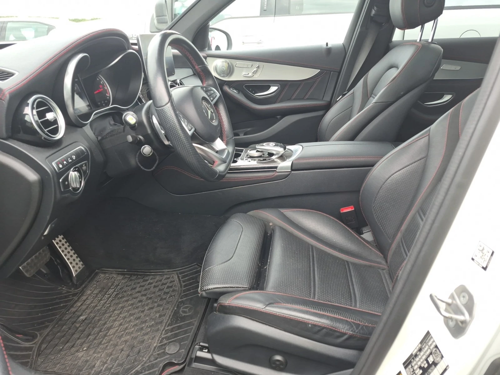 Mercedes-Benz GLC 43 AMG  * BURMESTER * 360 * CARFAX * , снимка 5 - Автомобили и джипове - 56095823