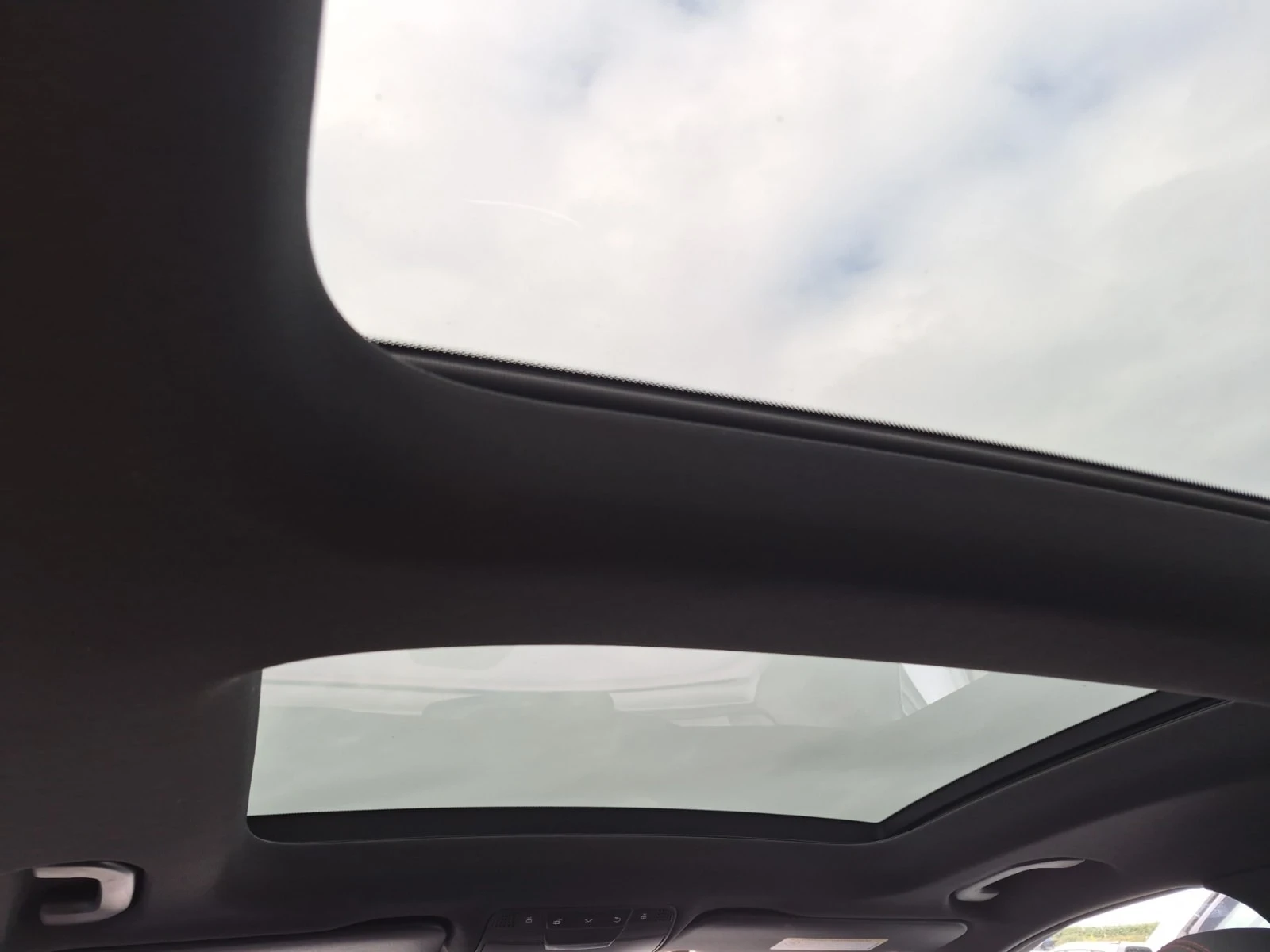 Mercedes-Benz GLC 43 AMG  * BURMESTER * 360 * CARFAX * , снимка 13 - Автомобили и джипове - 56095823