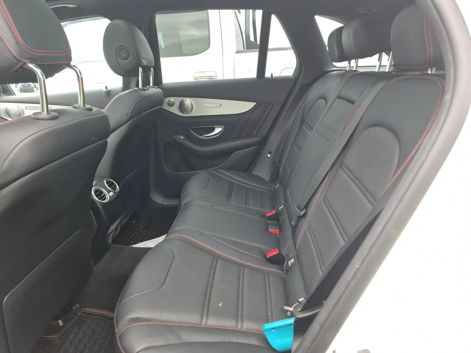 Mercedes-Benz GLC 43 AMG  * BURMESTER * 360 * CARFAX * , снимка 12 - Автомобили и джипове - 56095823