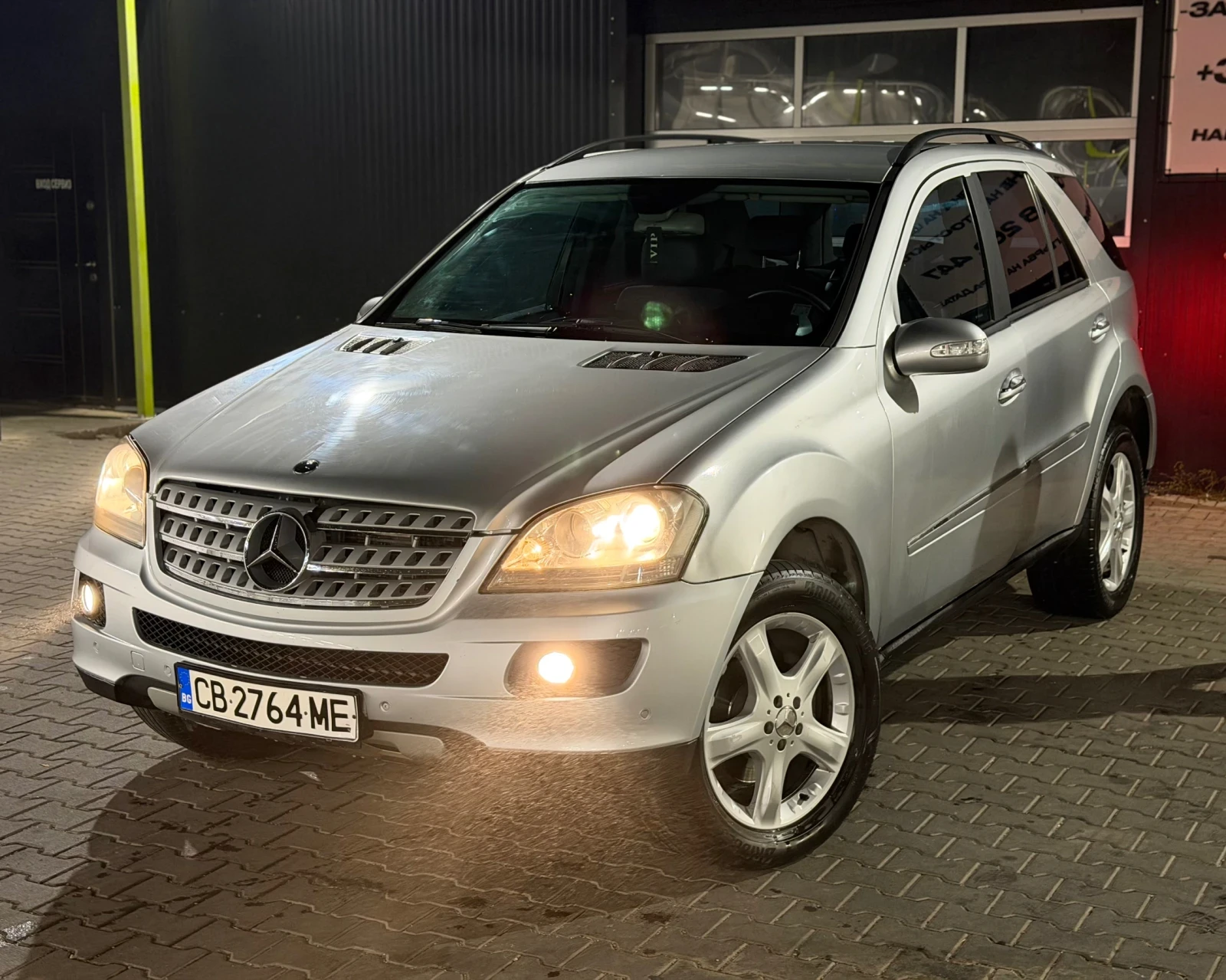 Mercedes-Benz ML 320, снимка 2 - Автомобили и джипове - 56240758