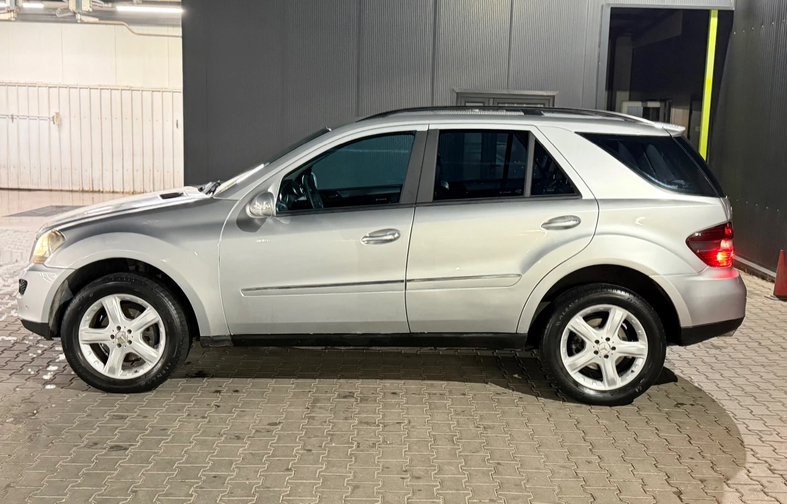 Mercedes-Benz ML 320, снимка 3 - Автомобили и джипове - 56240758