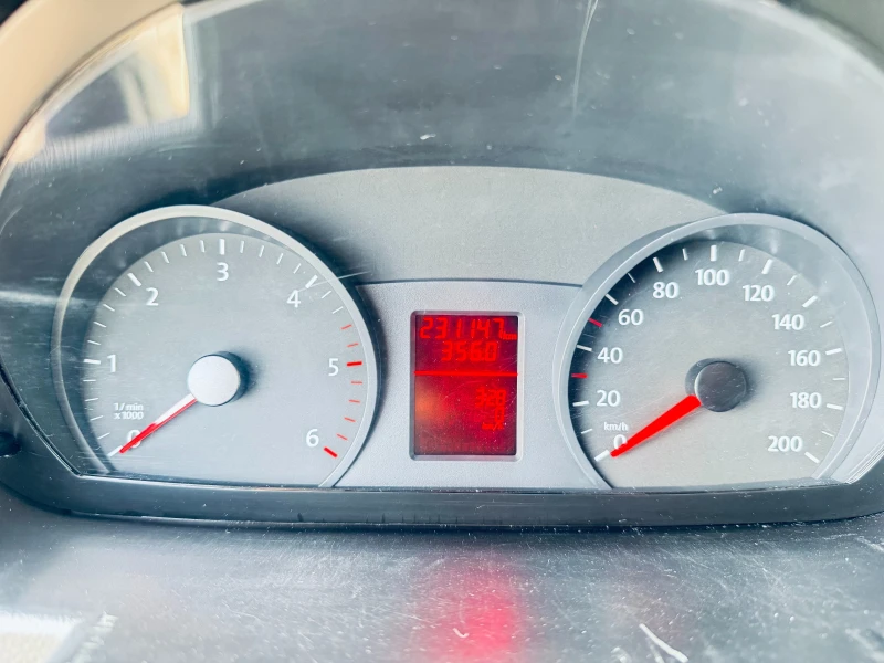 VW Crafter ХЛАДИЛЕН Нов внос Швейцария ТОП СЪСТОЯНИЕ , снимка 14 - Бусове и автобуси - 52658085