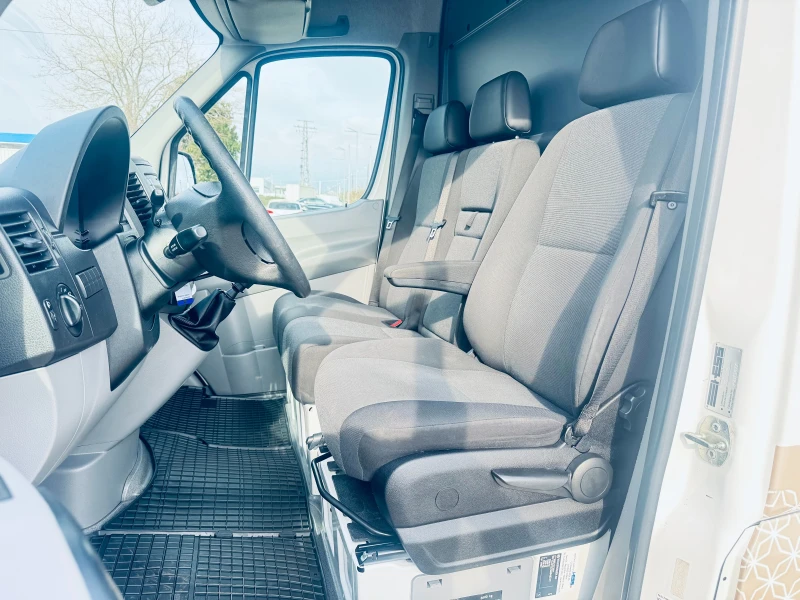 VW Crafter ХЛАДИЛЕН Нов внос Швейцария ТОП СЪСТОЯНИЕ , снимка 13 - Бусове и автобуси - 52658085