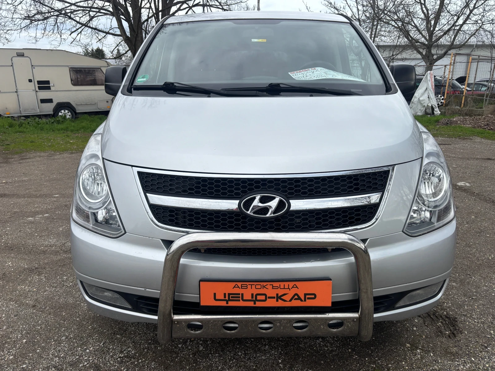 Hyundai H1 2011+ 2.5+ 170кс+ 8МЕСТА+ РОЛБАРИ+ КАТО НОВ, снимка 2 - Бусове и автобуси - 54083635