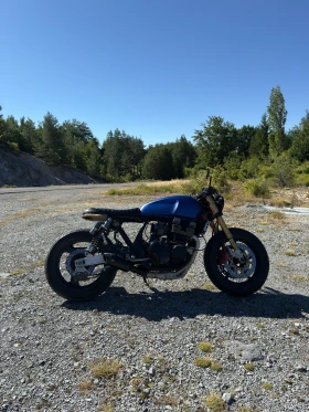     Yamaha XJR 400 cafe racer