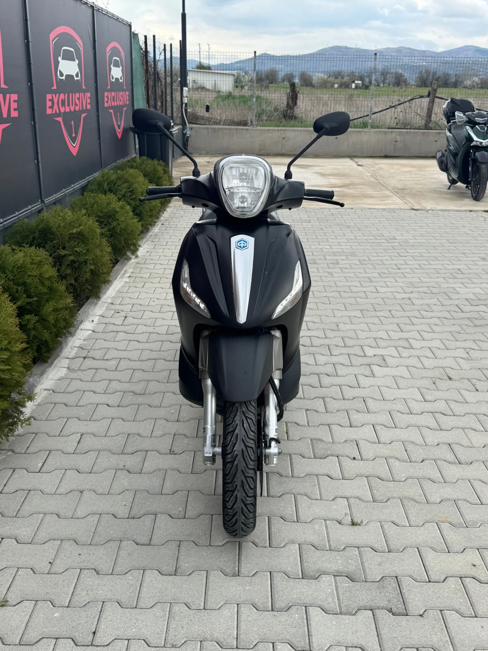 Piaggio Beverly ABS ASR SPORT 350i, снимка 9 - Мотоциклети и мототехника - 54186396