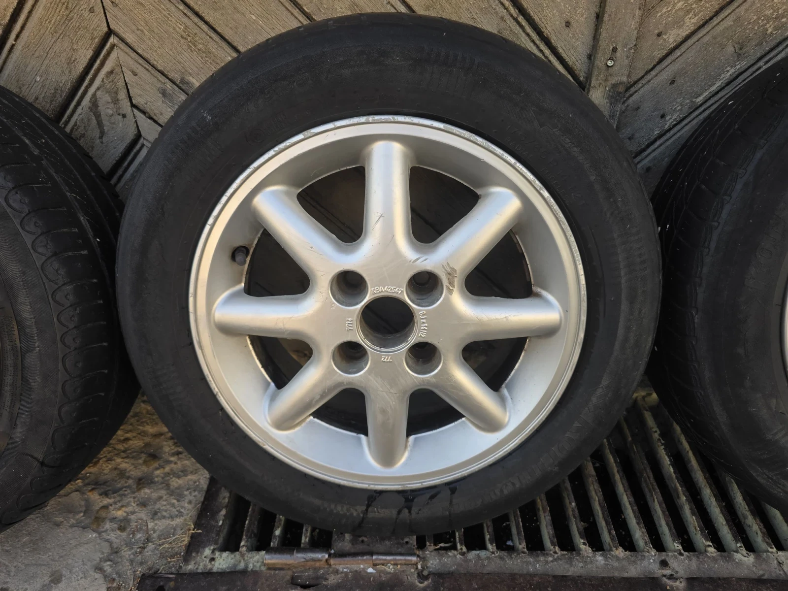 Гуми с джанти Matador 185/60R14, снимка 3 - Гуми и джанти - 55342483