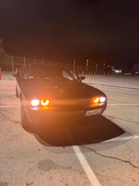 Dodge Challenger 3.6 SXT PLUS, снимка 2