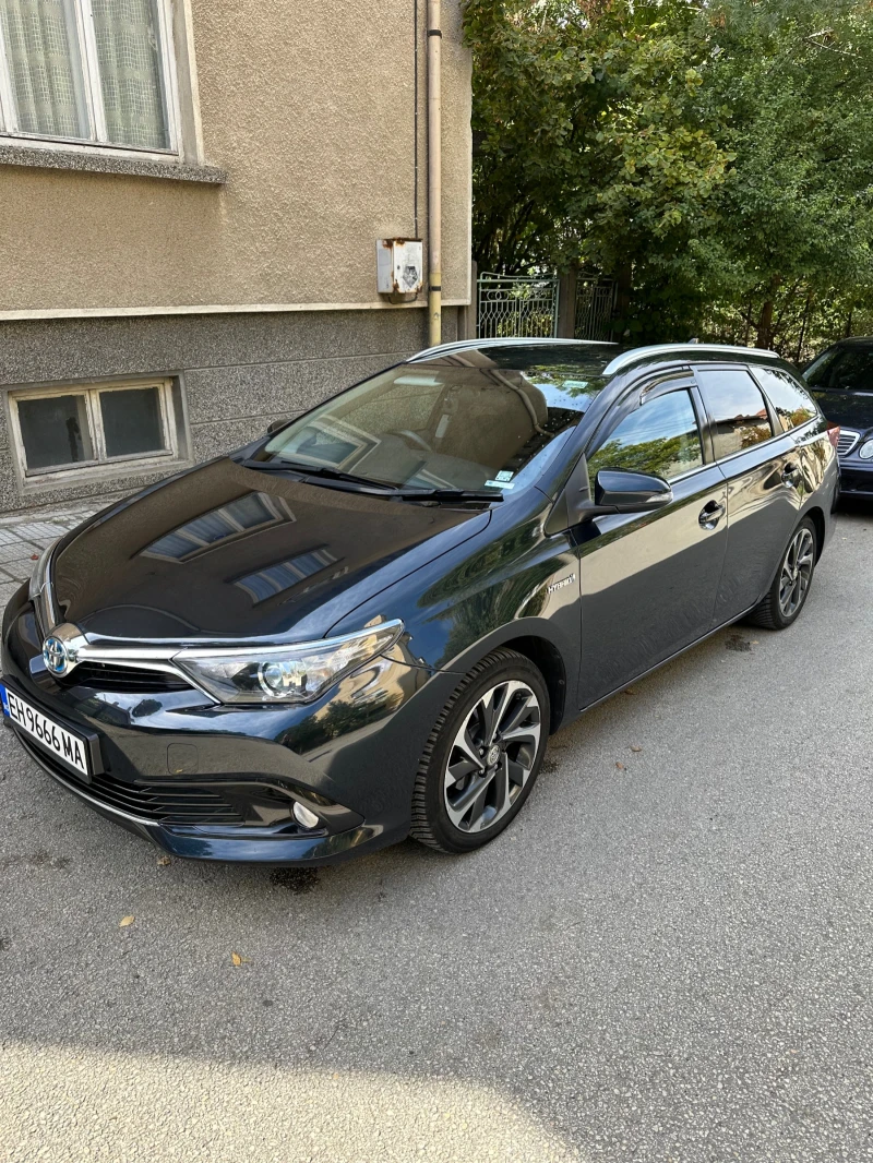 Toyota Auris Десен волан!, снимка 4 - Автомобили и джипове - 47246736