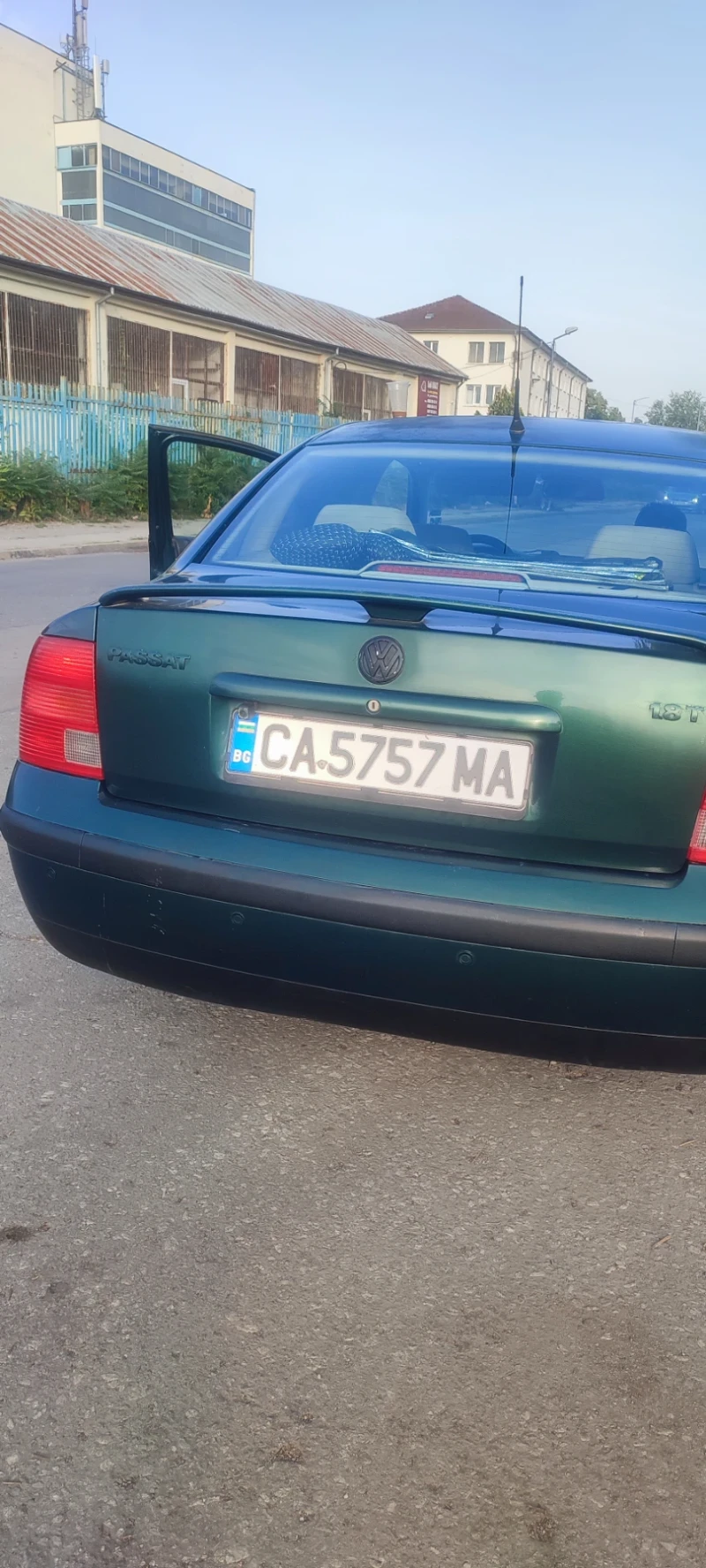 VW Passat 1.8Т газ, снимка 8 - Автомобили и джипове - 47362165