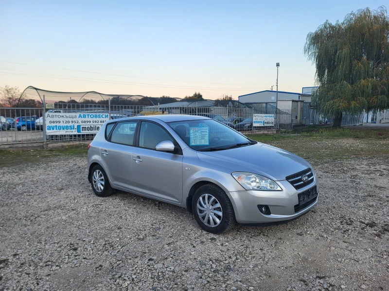 Kia Ceed 1.6CRDi, снимка 7 - Автомобили и джипове - 47856858