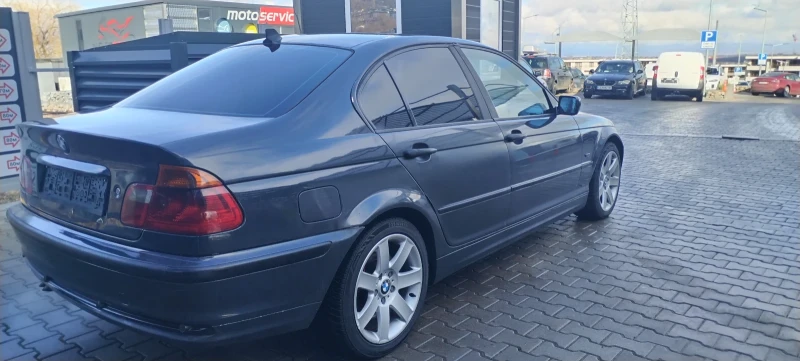 BMW 330, снимка 2 - Автомобили и джипове - 48292975