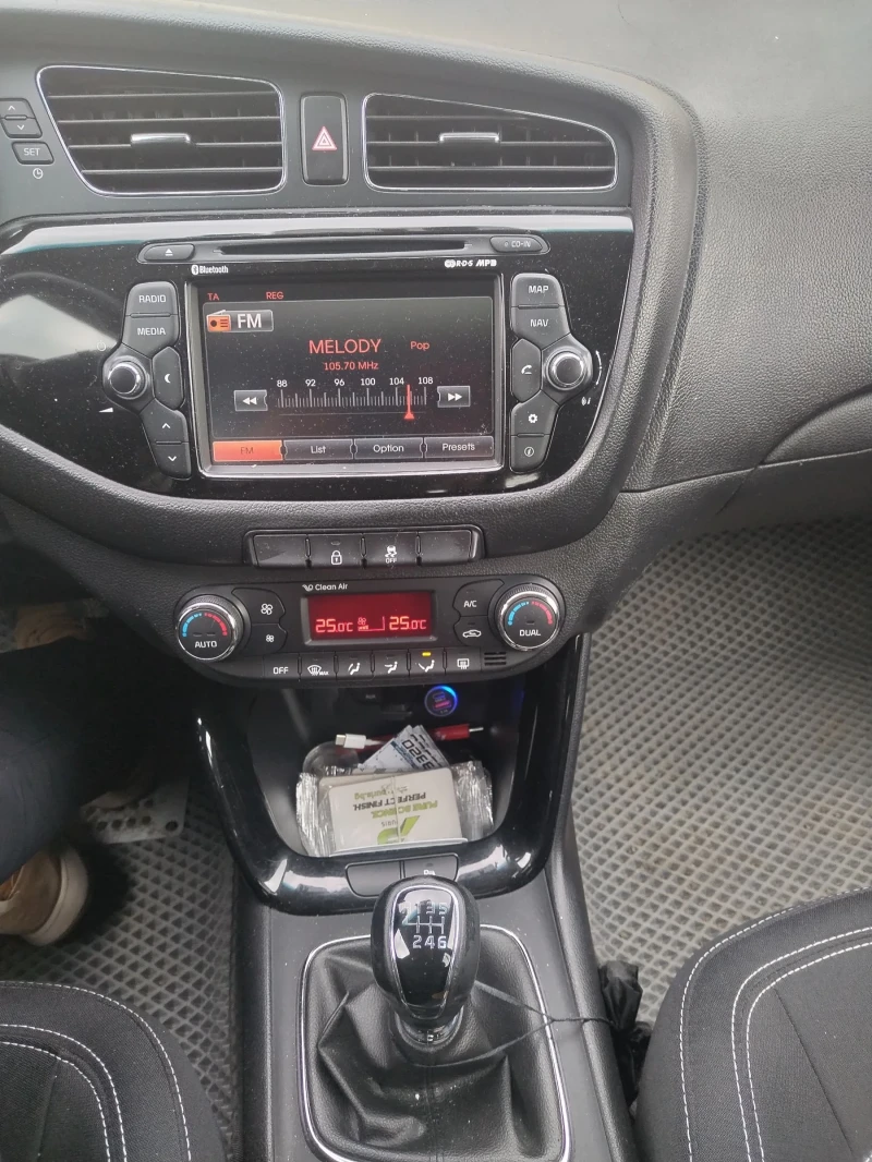 Kia Ceed, снимка 17 - Автомобили и джипове - 48930945