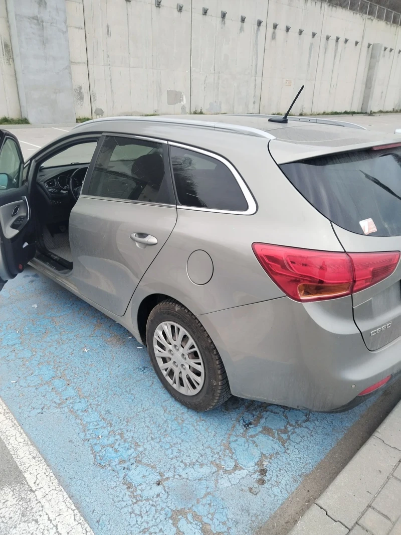 Kia Ceed, снимка 5 - Автомобили и джипове - 48930945