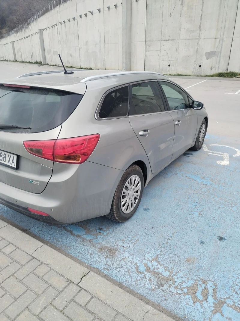 Kia Ceed, снимка 3 - Автомобили и джипове - 48930945