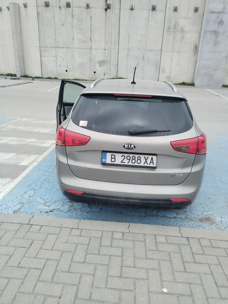 Kia Ceed, снимка 4 - Автомобили и джипове - 48930945