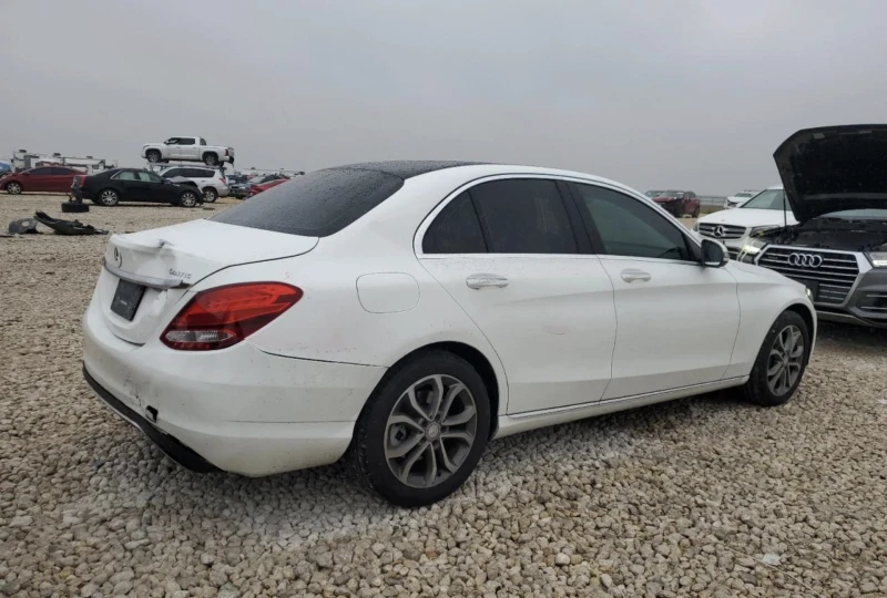 Mercedes-Benz C 300, снимка 4 - Автомобили и джипове - 49104959