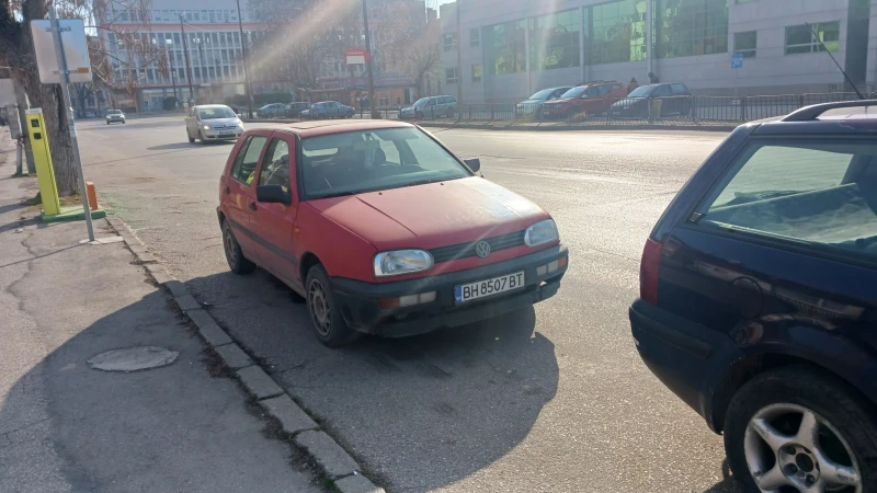 VW Golf, снимка 1 - Автомобили и джипове - 49454813