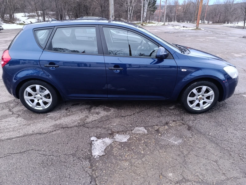 Kia Ceed 1.4, снимка 4 - Автомобили и джипове - 49471312