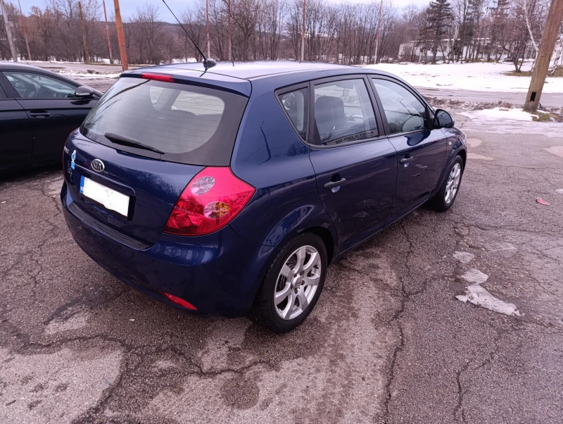 Kia Ceed 1.4, снимка 5 - Автомобили и джипове - 49471312