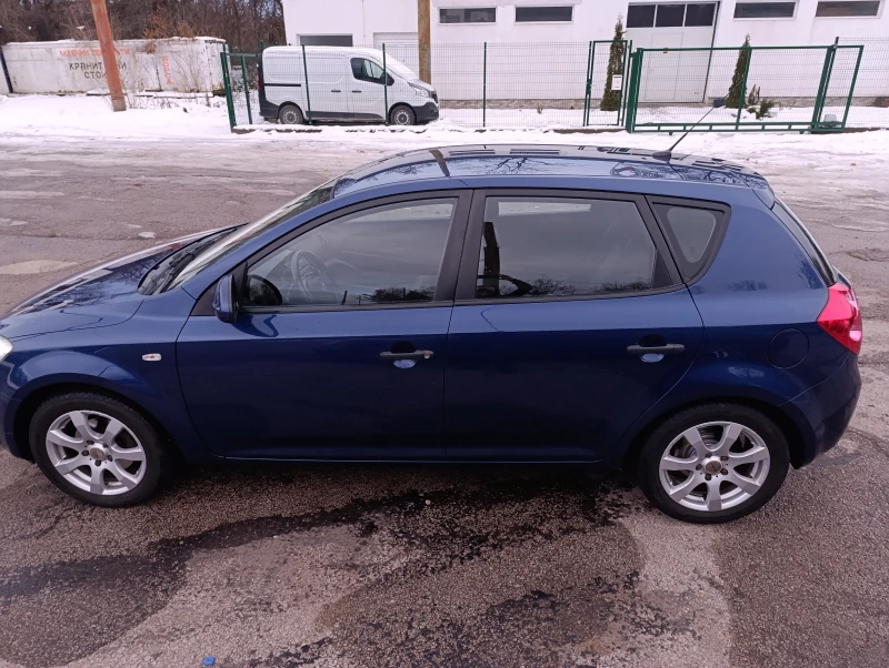 Kia Ceed 1.4, снимка 8 - Автомобили и джипове - 49471312