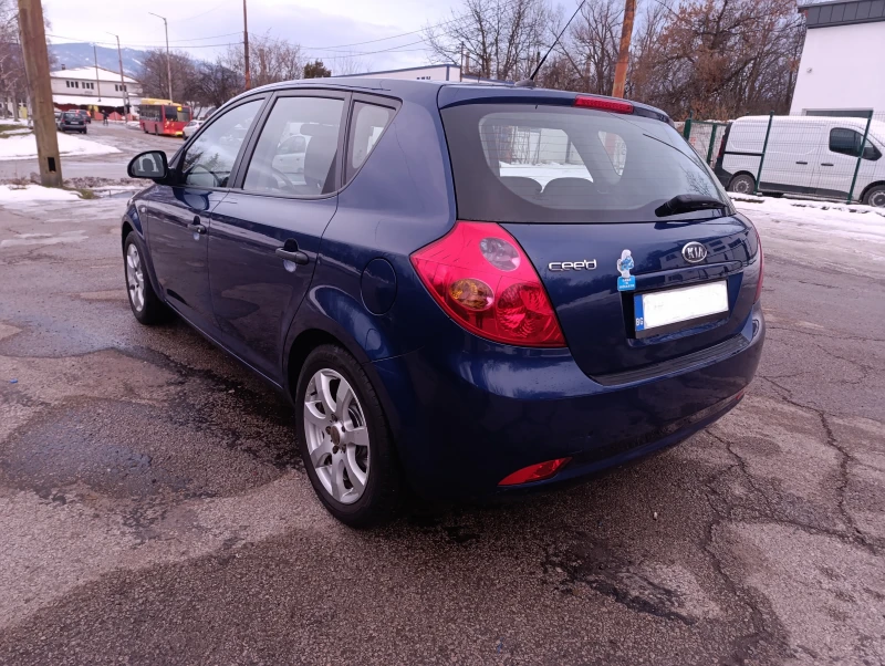 Kia Ceed 1.4, снимка 7 - Автомобили и джипове - 49471312