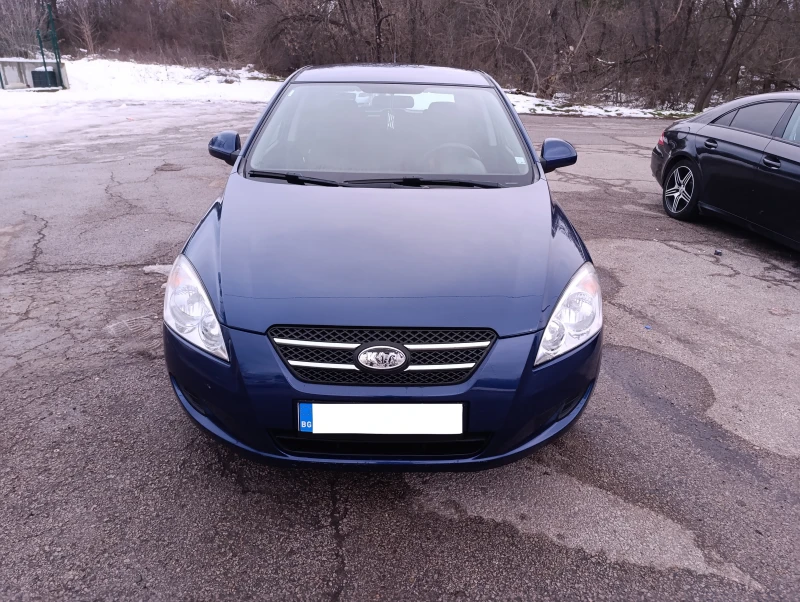 Kia Ceed 1.4, снимка 2 - Автомобили и джипове - 49471312