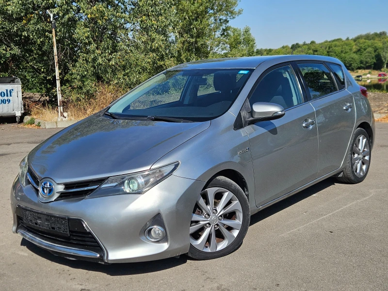 Toyota Auris Avtomat /hibrid, снимка 2 - Автомобили и джипове - 51382627