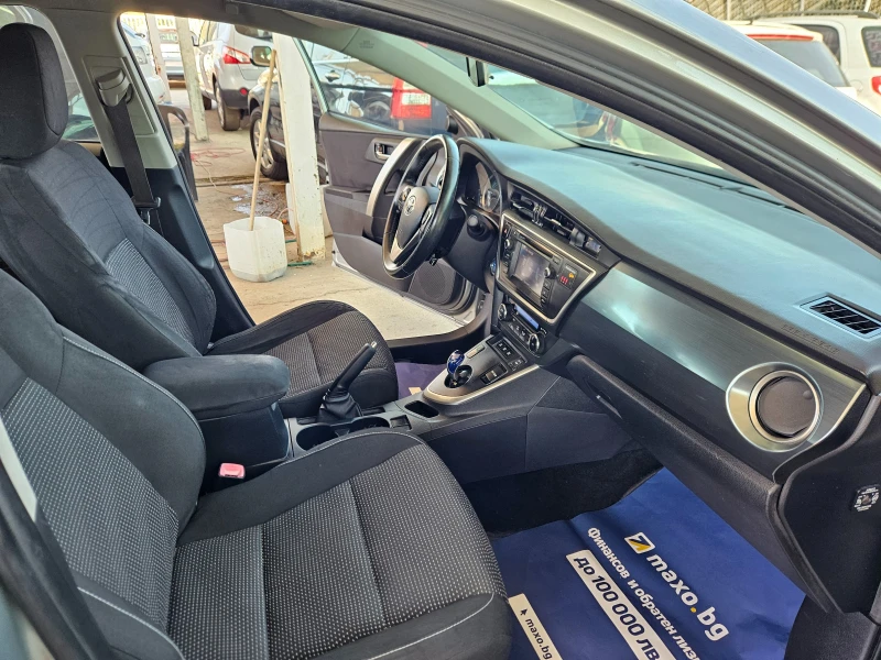 Toyota Auris Avtomat /hibrid, снимка 12 - Автомобили и джипове - 51382627