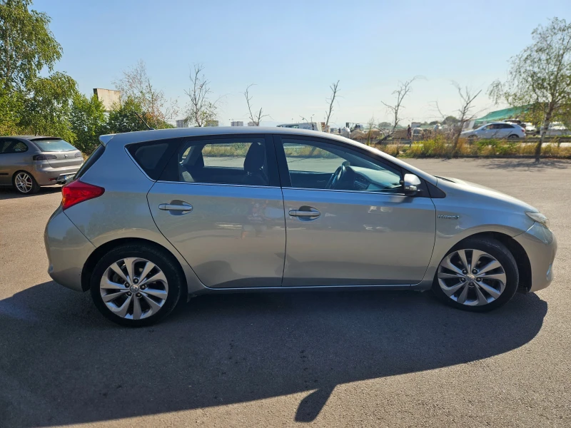 Toyota Auris Avtomat /hibrid, снимка 7 - Автомобили и джипове - 51382627