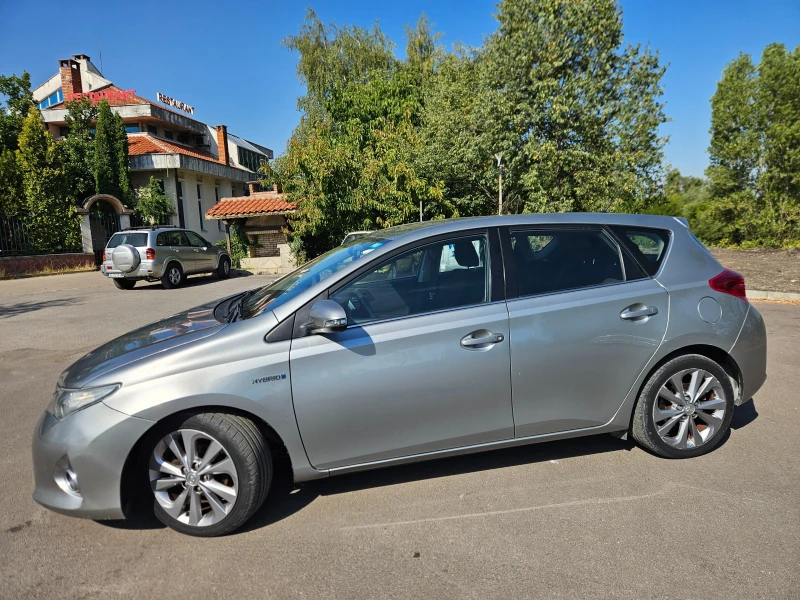 Toyota Auris Avtomat /hibrid, снимка 3 - Автомобили и джипове - 51382627